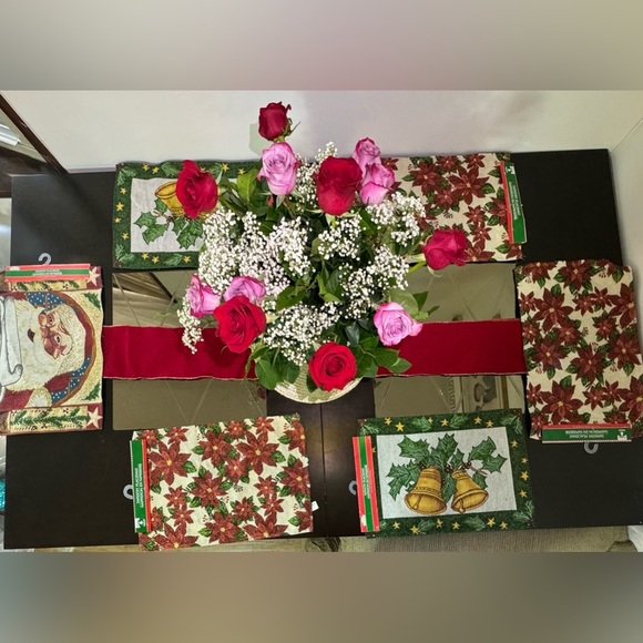 (NWT) Vintage BRAND NEW Set of 7 Glitter Christmas placemats - Picture 3 of 9